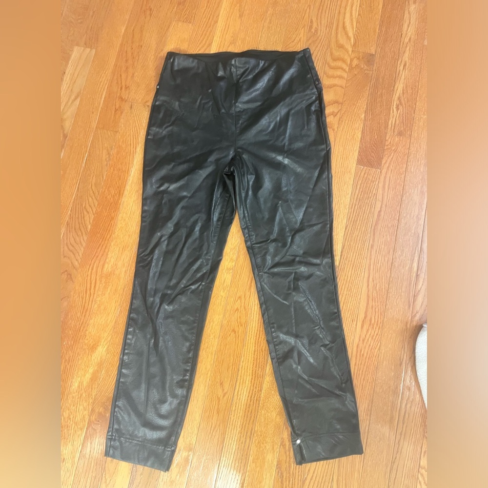 Faux leather leggings/pants